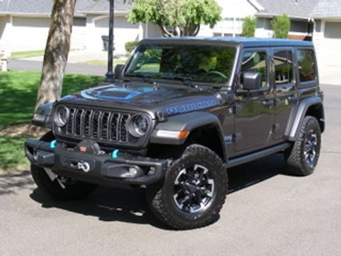 Used 2024 Jeep Wrangler Unlimited Rubicon 4xe w/ Capability Package AWD/4WD image 2