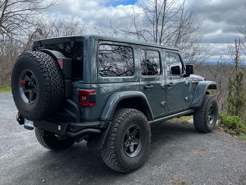 Used 2024 Jeep Wrangler Unlimited Rubicon image 6