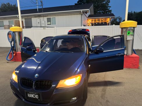 Used 2011 BMW 328i xDrive Sedan AWD/4WD image 16