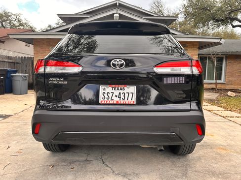 Used 2023 Toyota Corolla Cross L image 6