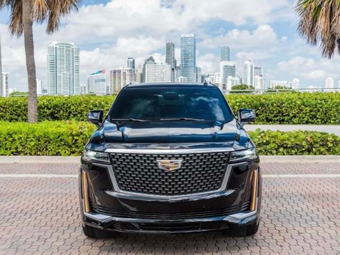 Used 2023 Cadillac Escalade ESV Premium Luxury AWD/4WD image 2