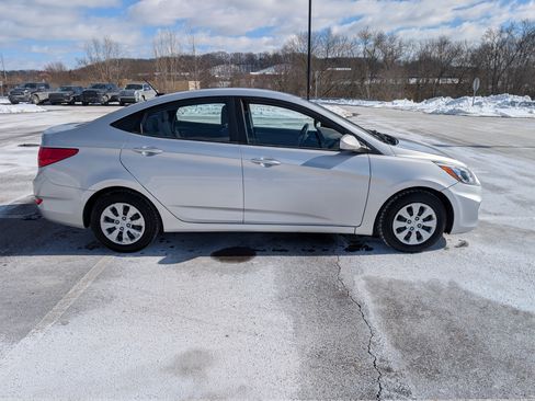 Used 2017 Hyundai Accent SE image 4