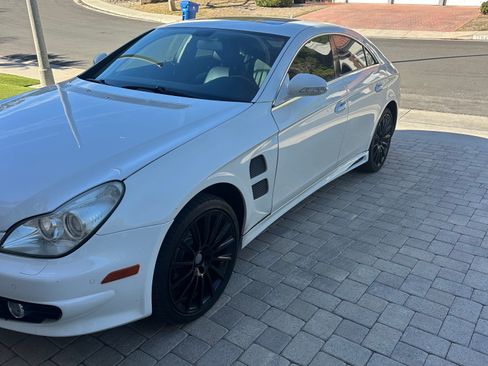 Used 2008 Mercedes-Benz CLS 550 image 8
