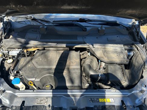 Used 2019 Land Rover Discovery Sport HSE image 29