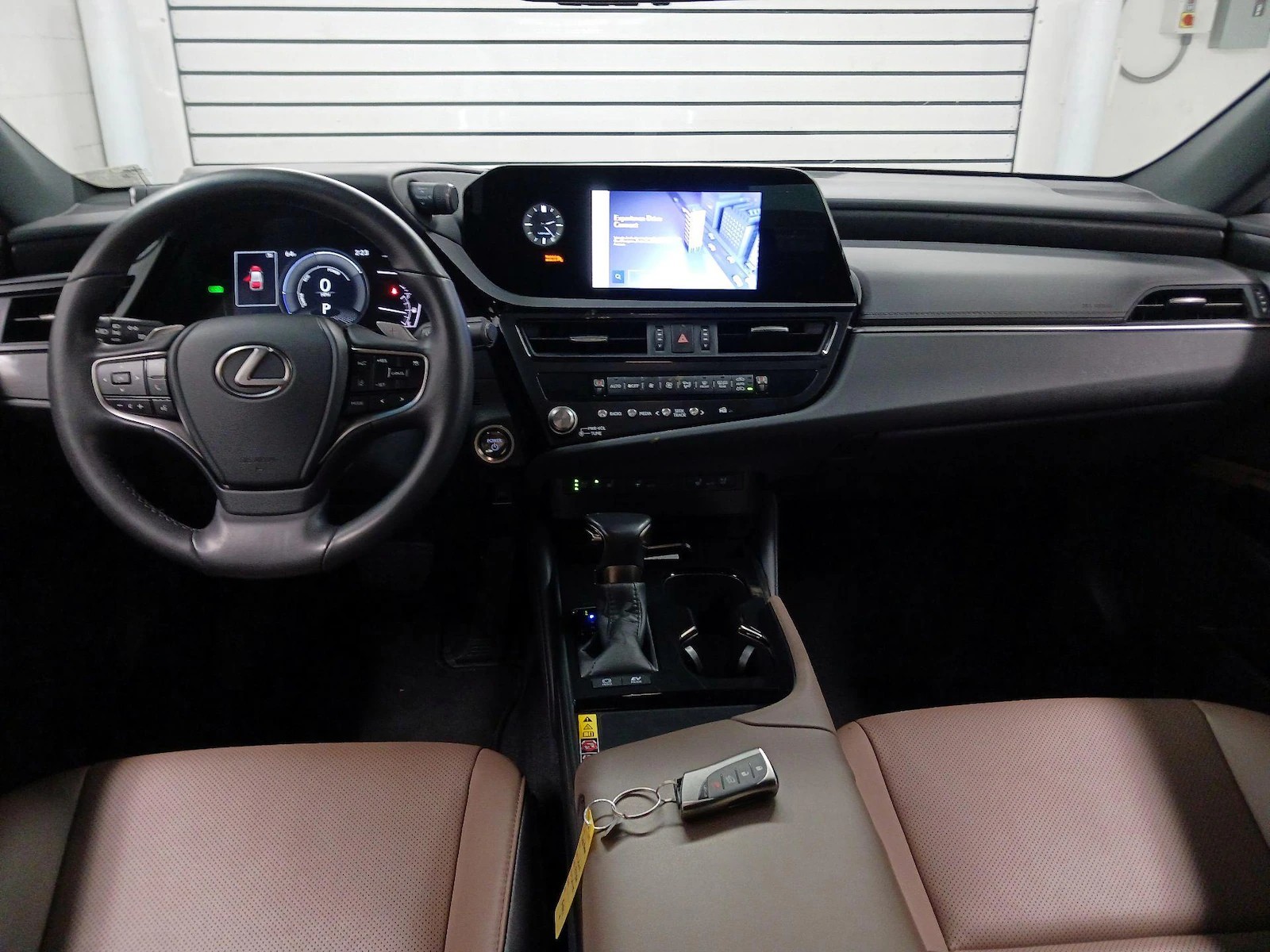Used 2025 Lexus ES 300h w/ Premium Package FWD image 6