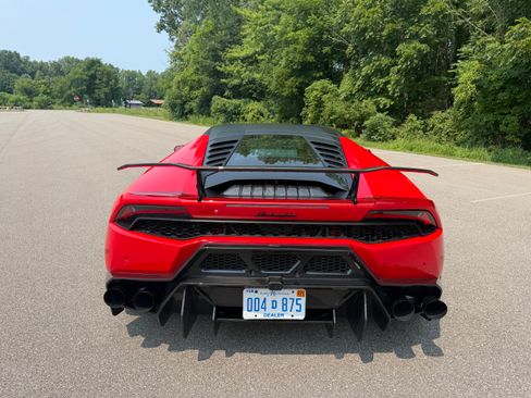 Used 2015 Lamborghini Huracan LP 610-4 AWD/4WD image 8