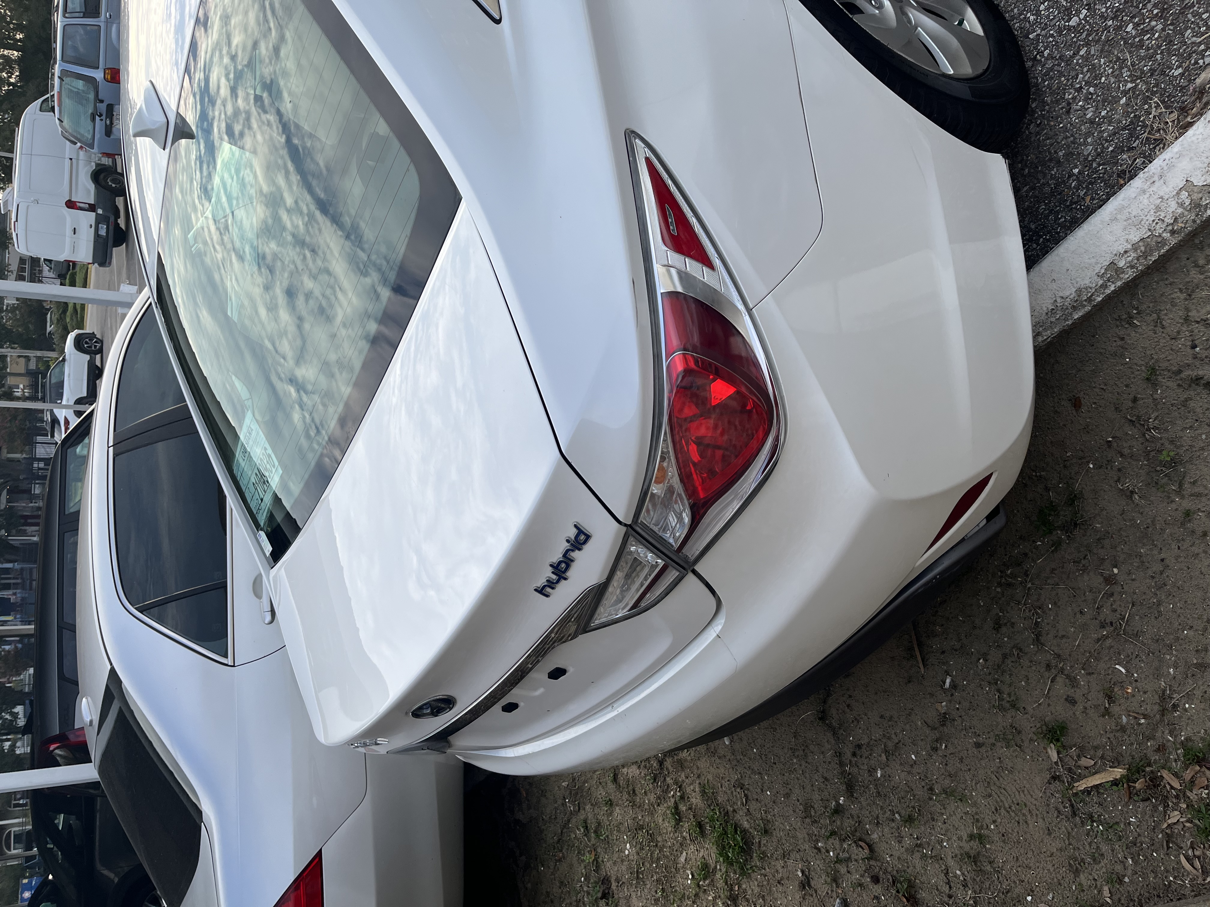 Used 2015 Hyundai Sonata Hybrid FWD image 4