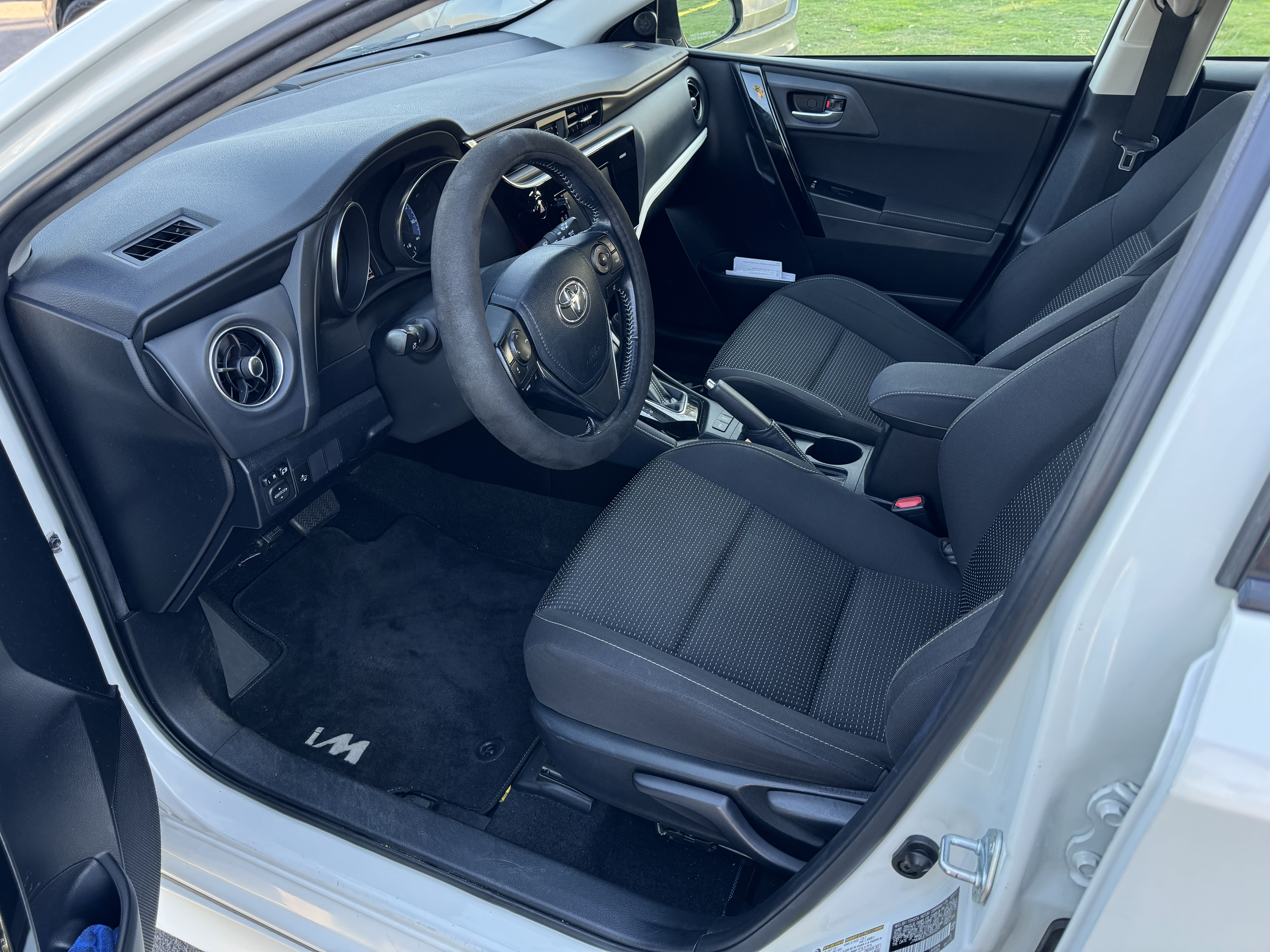 Used 2017 Toyota Corolla iM w/ Carpet Mat Package FWD image 9