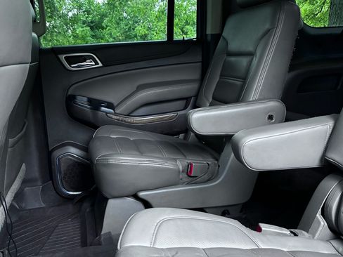 Used 2019 GMC Yukon XL Denali w/ Denali Ultimate Package AWD/4WD image 15
