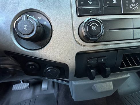 Used 2015 Ford F250 XLT w/ XLT Value Package image 13