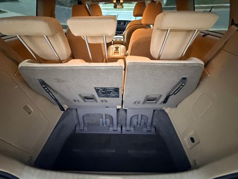 Used 2015 Kia Sedona LX w/ LX Convenience Package image 25