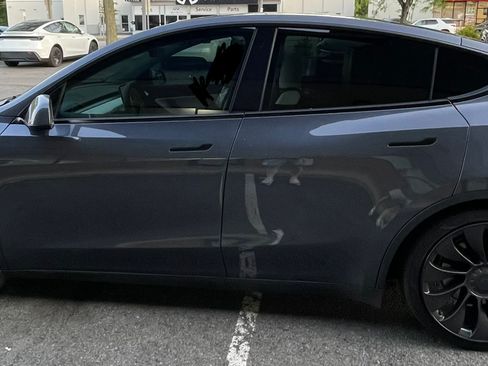 Used 2022 Tesla Model Y Performance AWD/4WD image 1