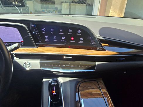 Used 2023 Cadillac Escalade Sport Platinum w/ LPO, ONYX Package image 14