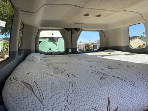 Used 2016 Ford Transit 350 XLT image 11