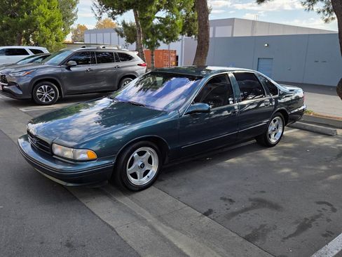 Used 1996 Chevrolet Impala SS image 2