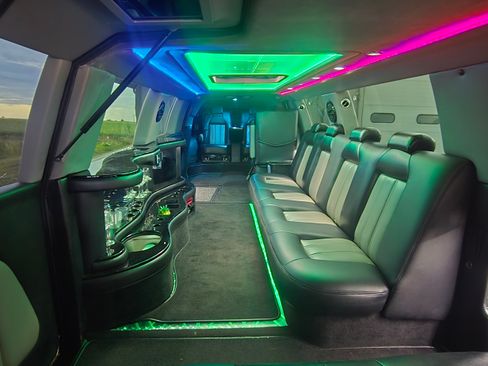 Used 2013 Chevrolet Suburban 2500 LS w/ Convenience Package 1 image 9