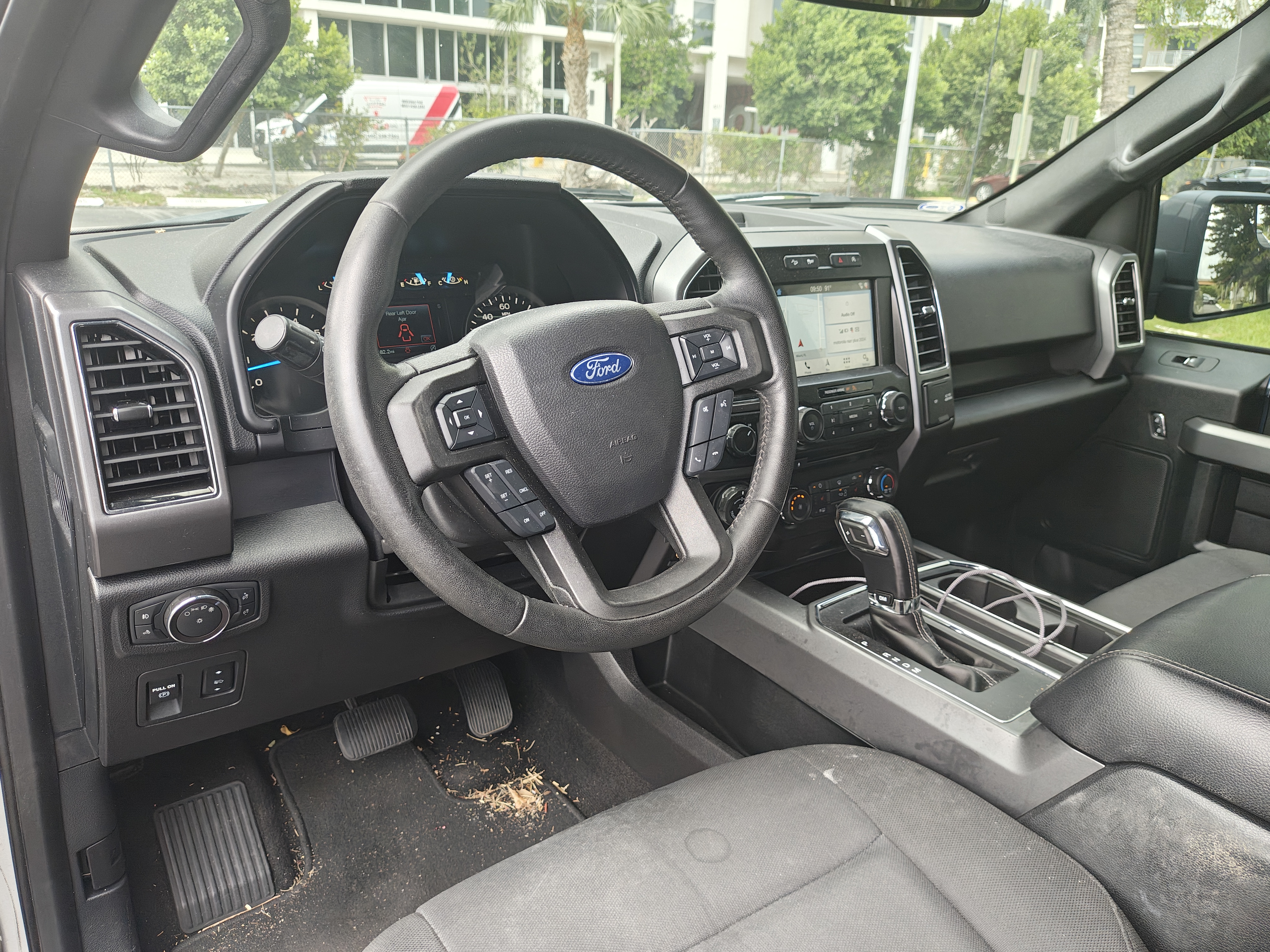 Used 2018 Ford F150 XLT w/ Equipment Group 302A Luxury AWD/4WD image 13