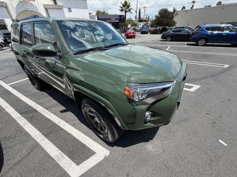 Used 2022 Toyota 4Runner Trail Special Edition AWD/4WD image 4