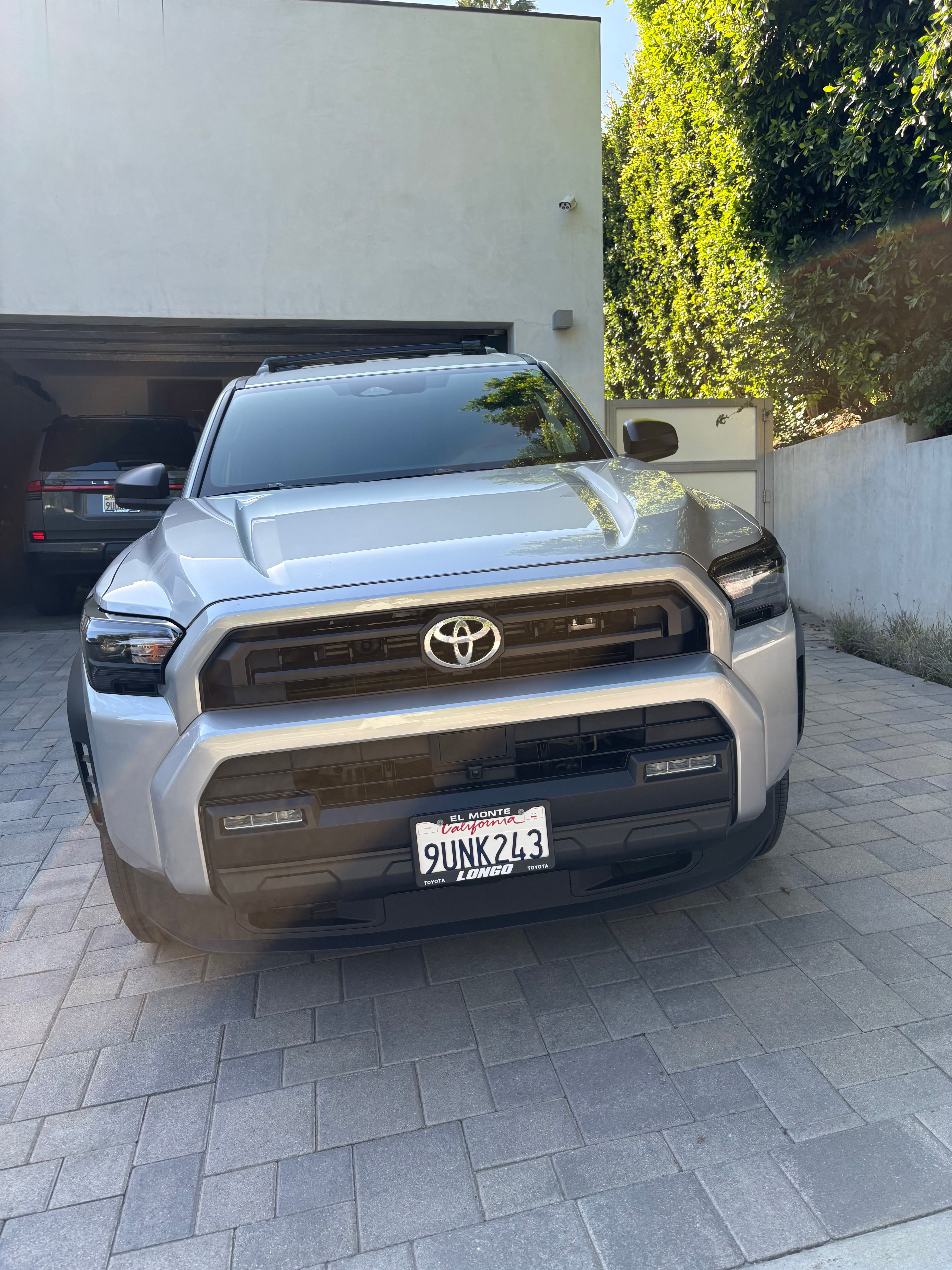 Used 2025 Toyota 4Runner SR5 AWD/4WD image 5