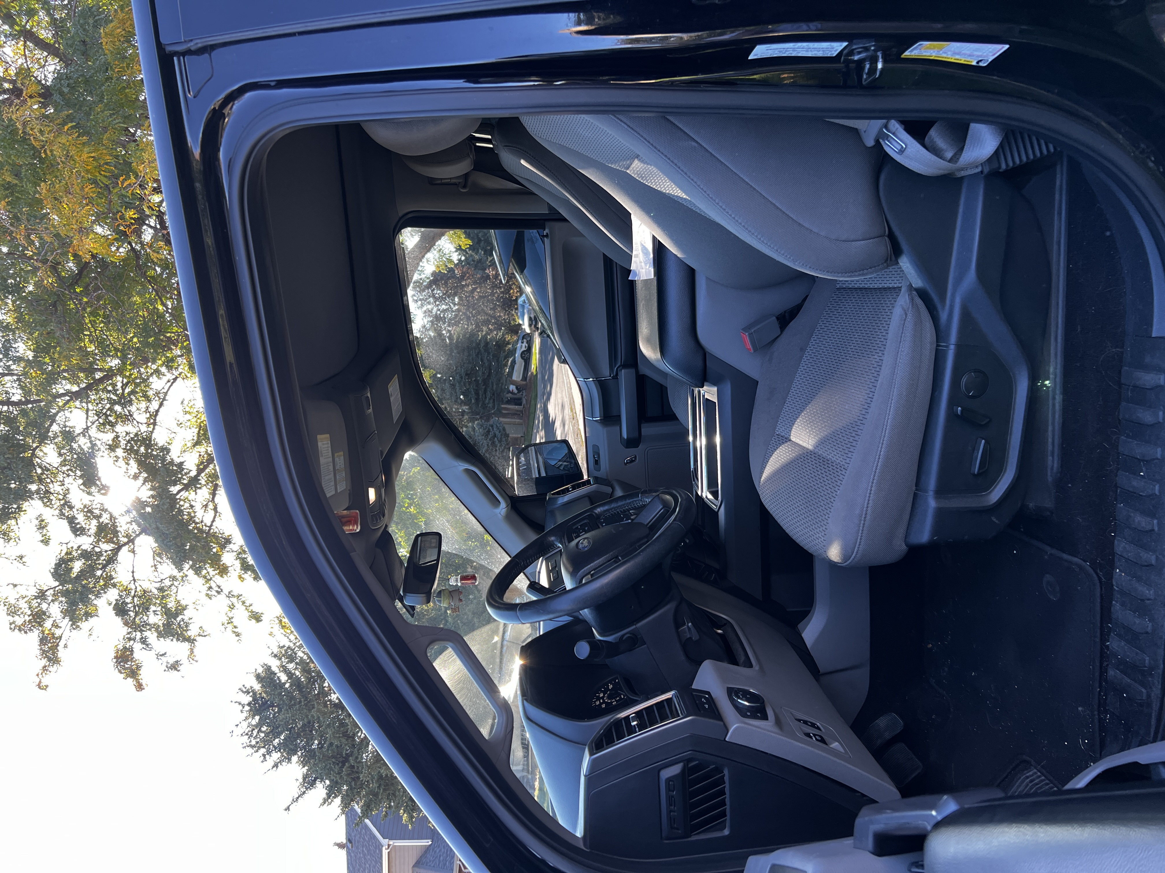 Used 2019 Ford F150 XLT w/ Equipment Group 302A Luxury AWD/4WD image 4
