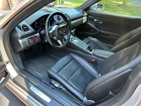 Used 2019 Porsche 718 Cayman image 11