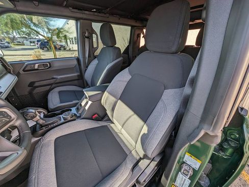 Used 2023 Ford Bronco Big Bend image 11