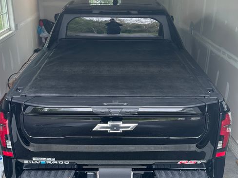 Used 2024 Chevrolet Silverado EV RST AWD/4WD image 5