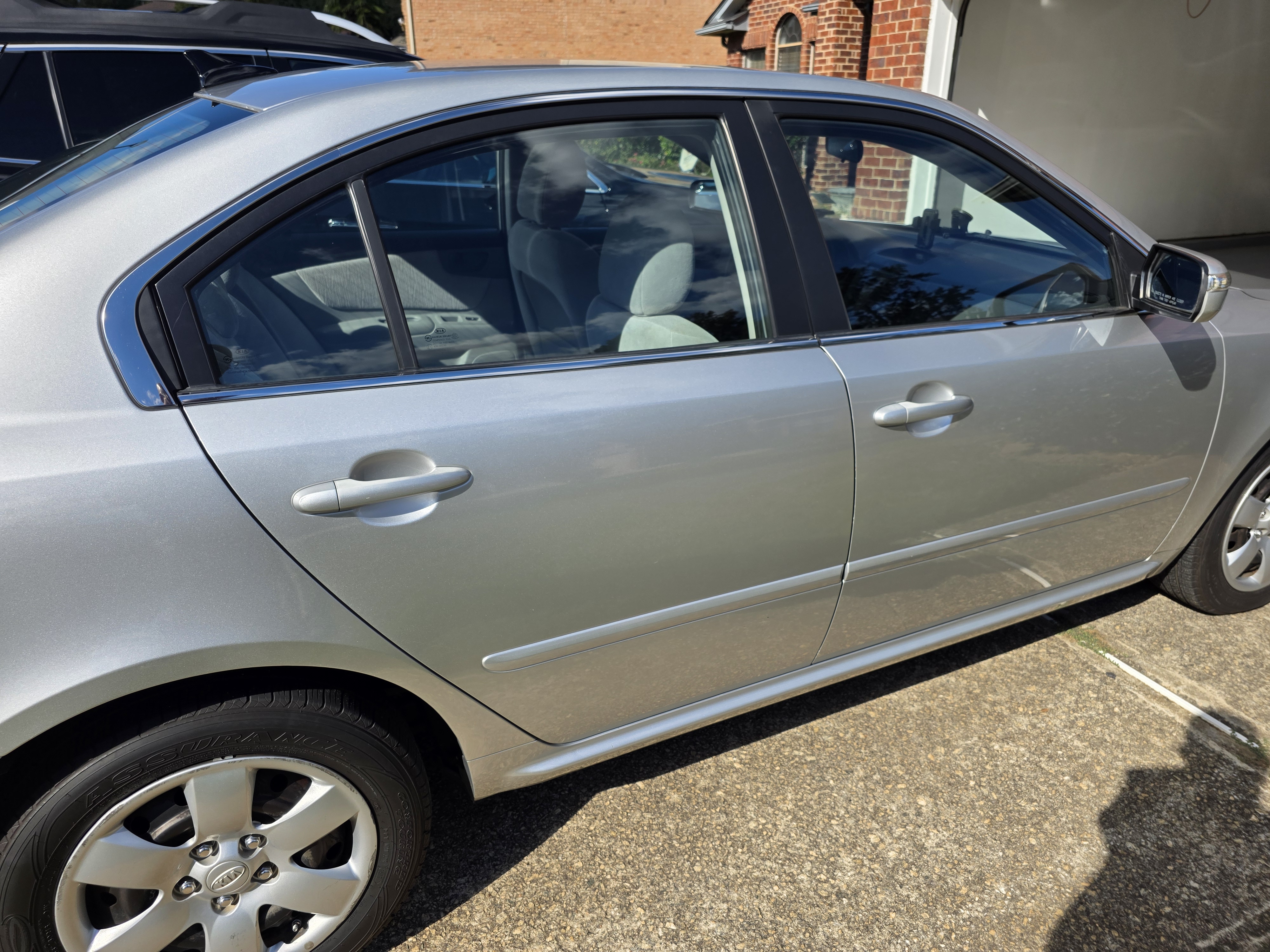 Used 2010 Kia Optima LX FWD image 14