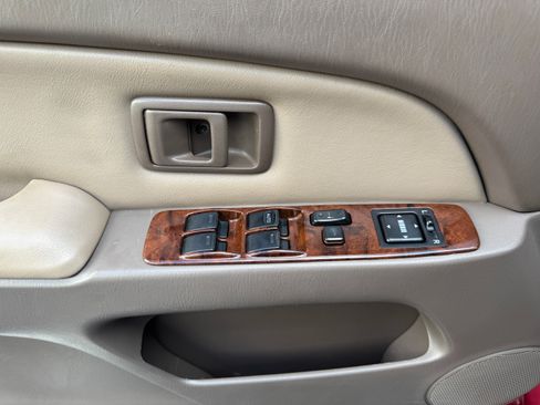 Used 1998 Toyota 4Runner Limited image 24