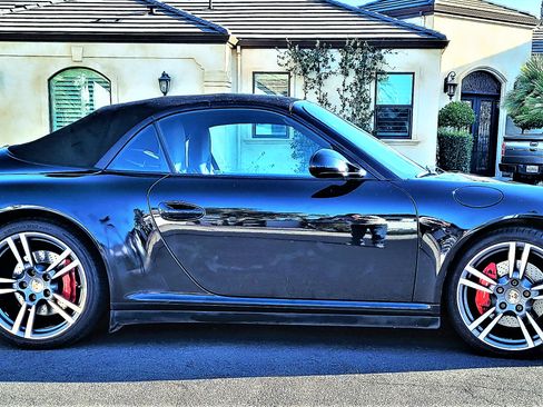 Used 2011 Porsche 911 Carrera 4S image 4