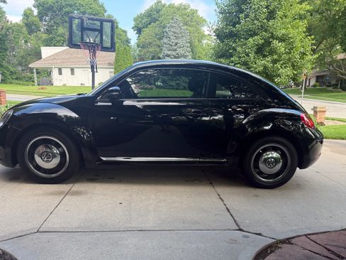 Used 2012 Volkswagen Beetle 2.5 FWD image 8