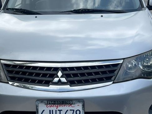 Used 2009 Mitsubishi Outlander XLS FWD image 2