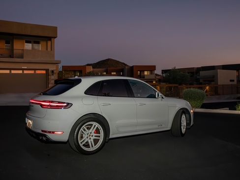 Used 2021 Porsche Macan GTS image 16