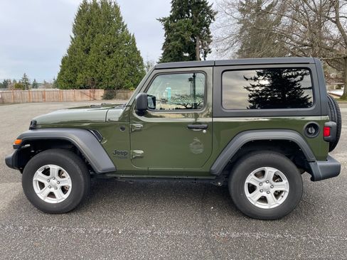 Used 2021 Jeep Wrangler Sport image 16