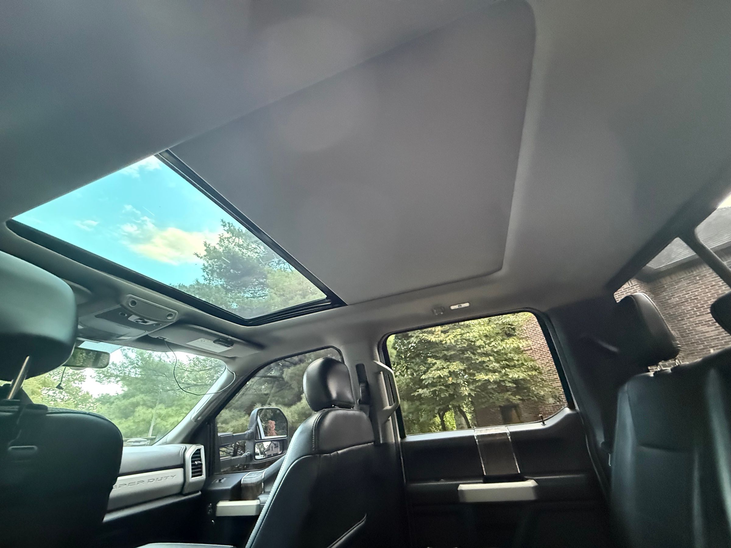 Used 2018 Ford F250 Lariat w/ Lariat Ultimate Package AWD/4WD image 14
