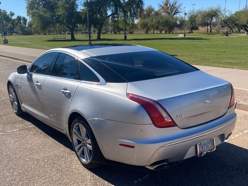Used 2012 Jaguar XJ image 5