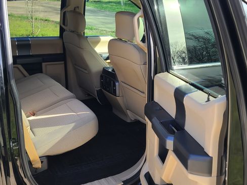 Used 2017 Ford F150 XLT w/ Equipment Group 302A Luxury image 17