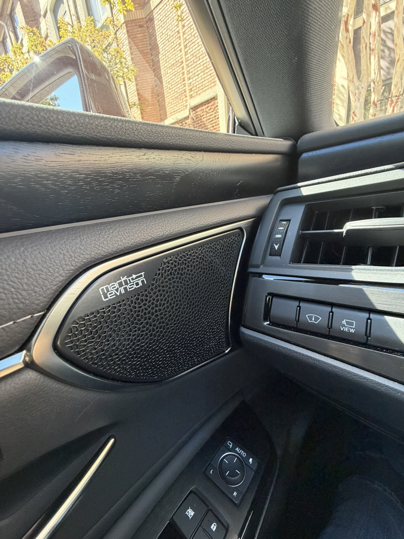 Used 2025 Lexus ES 350 Ultra Luxury FWD image 27