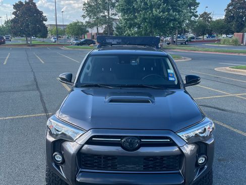 Used 2021 Toyota 4Runner Venture w/ Moonroof Package AWD/4WD image 14