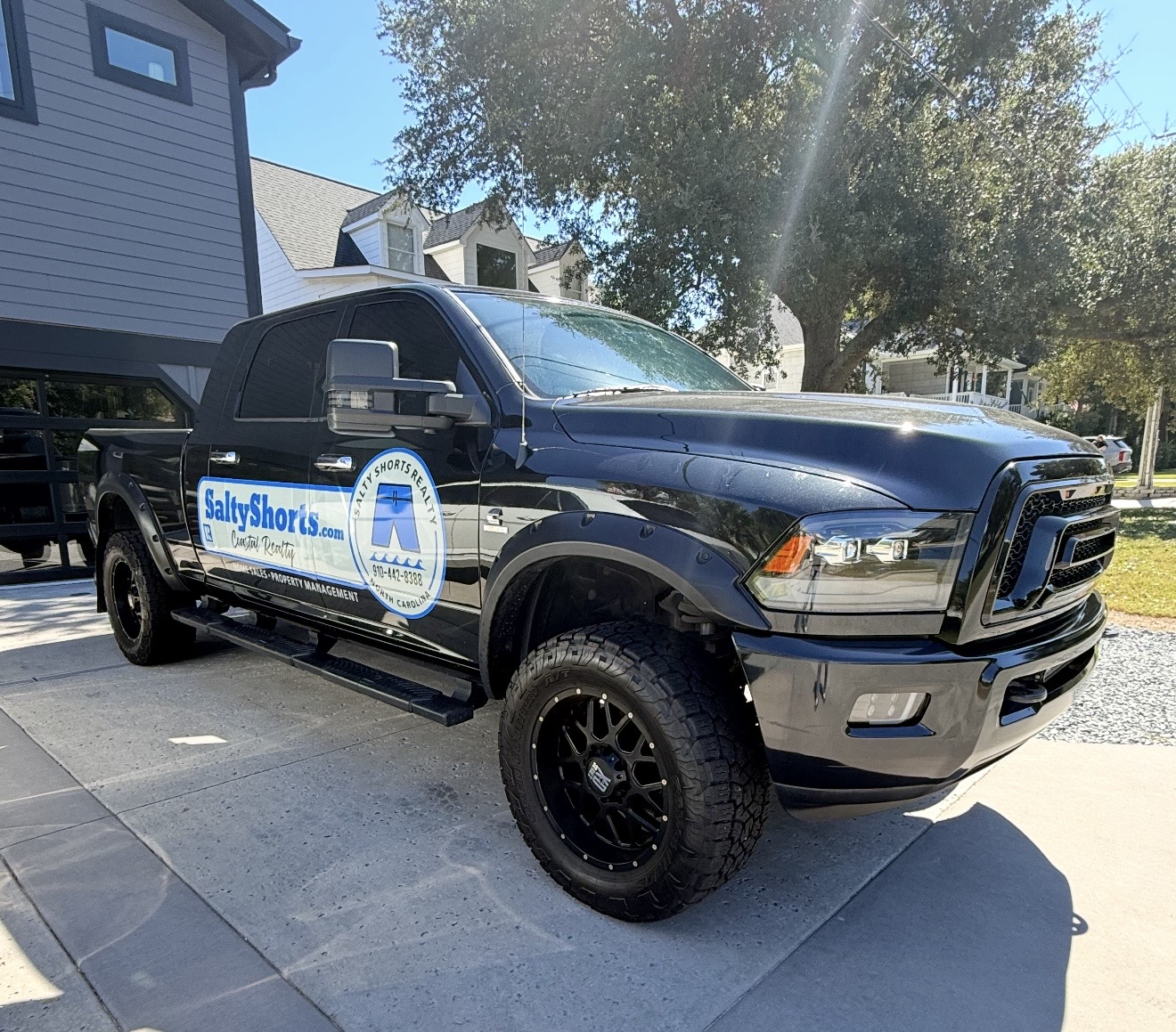 Used 2010 Dodge Ram 2500 Truck Laramie w/ Protection Group AWD/4WD image 4