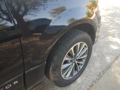 Used 2017 Lincoln Navigator L Select image 4