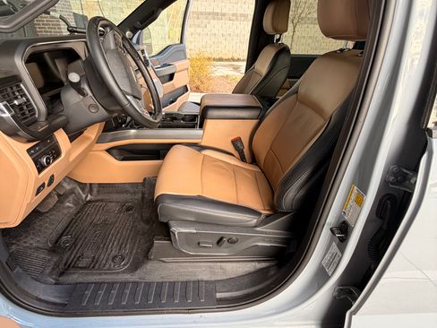 Used 2024 Ford F350 Lariat w/ Lariat Ultimate Package image 18