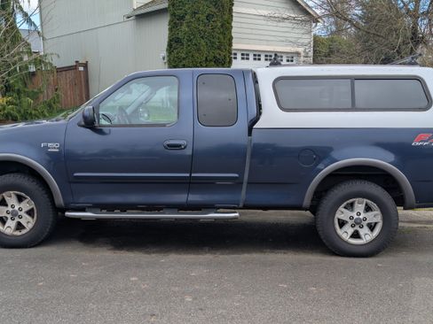 Used 2003 Ford F150 XLT image 1