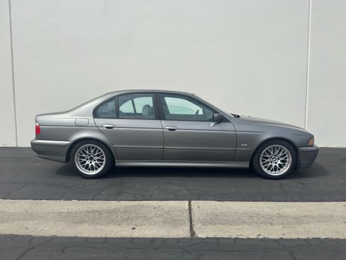 Used 2003 BMW 530i Sedan image 4