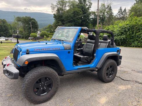 Used 2012 Jeep Wrangler Rubicon w/ PWR Convenience Group image 2