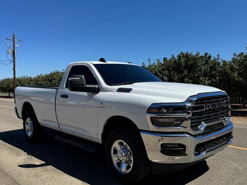 Used 2026 RAM 2500 Tradesman AWD/4WD image 1