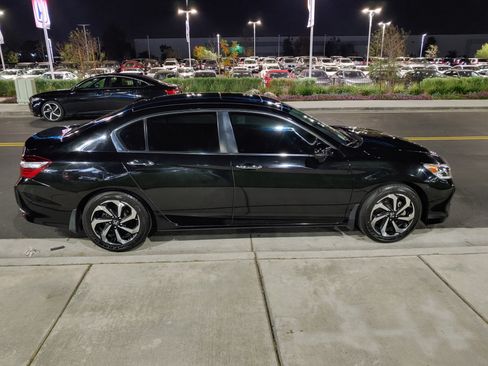 Used 2016 Honda Accord EX image 1