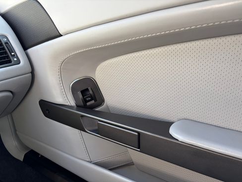 Used 2015 Aston Martin V8 Vantage GT image 24