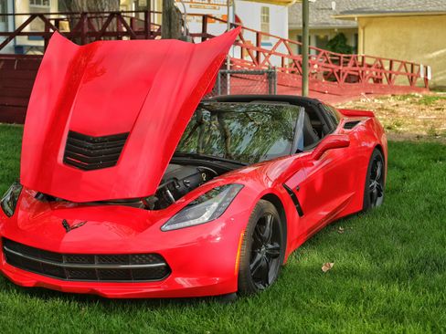 Used 2016 Chevrolet Corvette Stingray Coupe RWD image 2