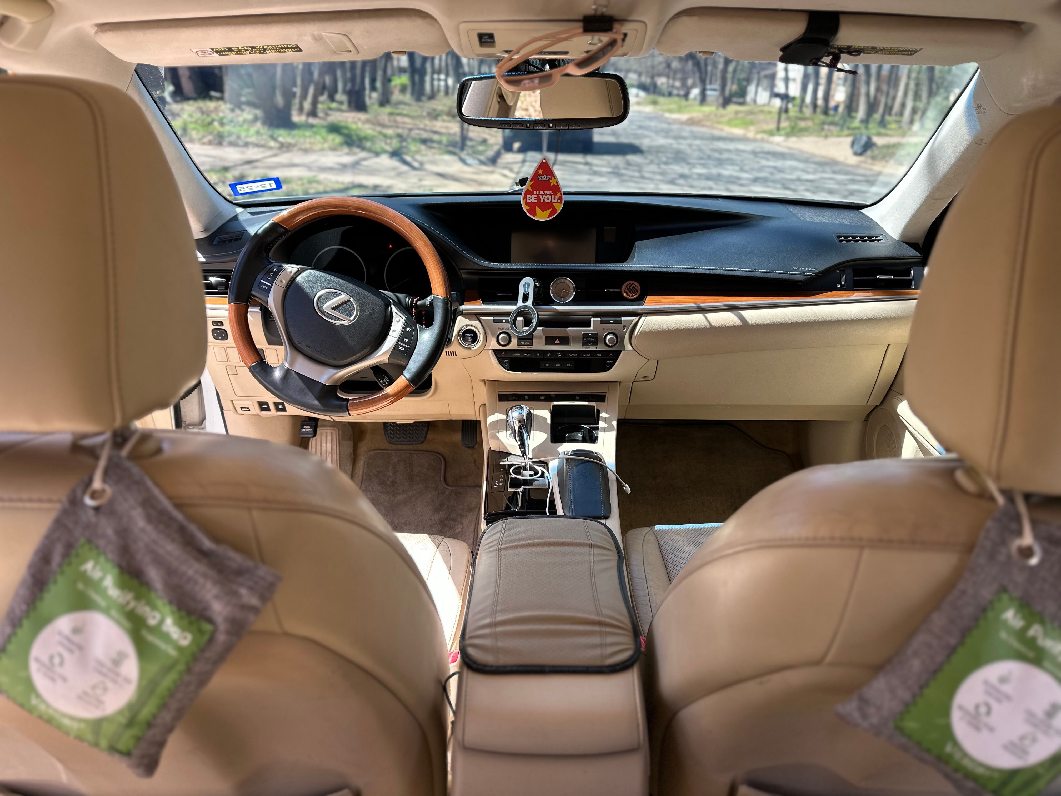 Used 2013 Lexus ES 300h w/ Luxury Pkg FWD image 14